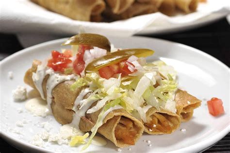 Tacos dorados | Comida, Receta de tacos, Comida mexicana