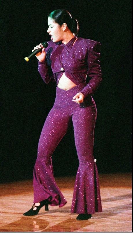 This was selenas actual last concert but sadly it wasnt televised ...