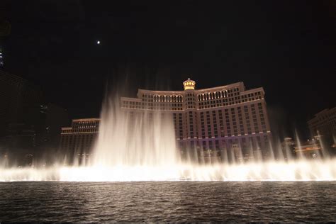 Free Stock Photo 3263-bellagio casino fountains | freeimageslive