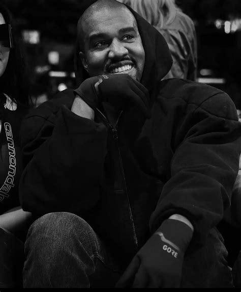 he does have a contagious smile. : r/Kanye