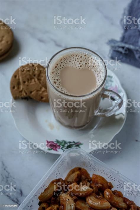 Teh Tarik Stock Photo - Download Image Now - Breakfast, Cafe, Color ...