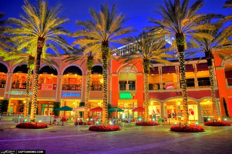 Downtown-West-Palm-Beach-at-Cityplace-with-Christmas-Light… | Flickr