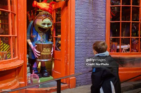 Dragon Alley's decors and props at the Warner Bros' Harry Potter ...