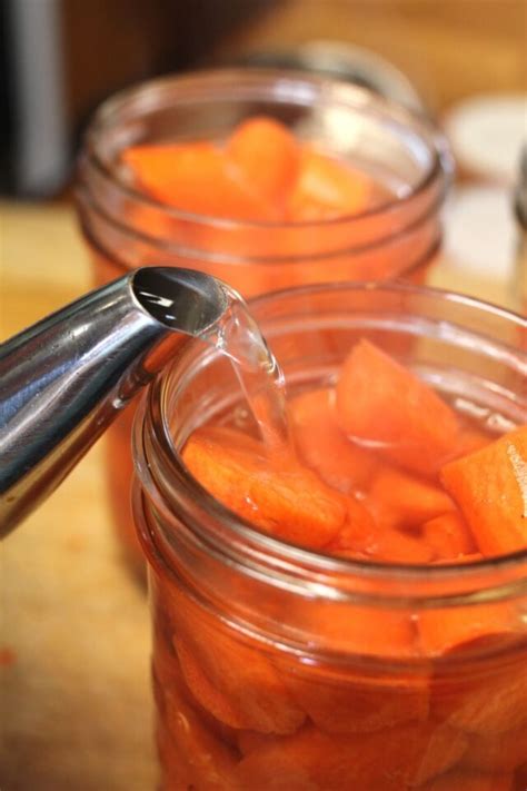Canning Carrots - raw pack or hot pack method - SchneiderPeeps