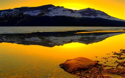 Mountain Lake At Sunset HD desktop wallpaper : Widescreen : High Definition : Fullscreen