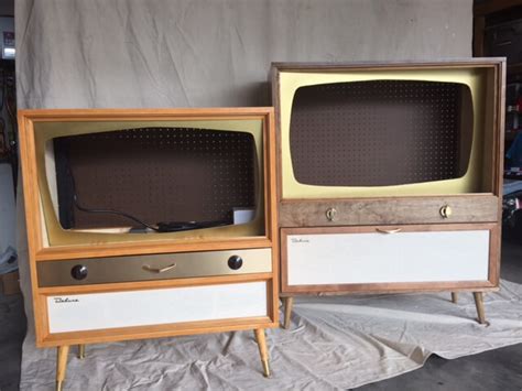 Jeff makes two more midcentury modern style TV cabinets - Retro Renovation