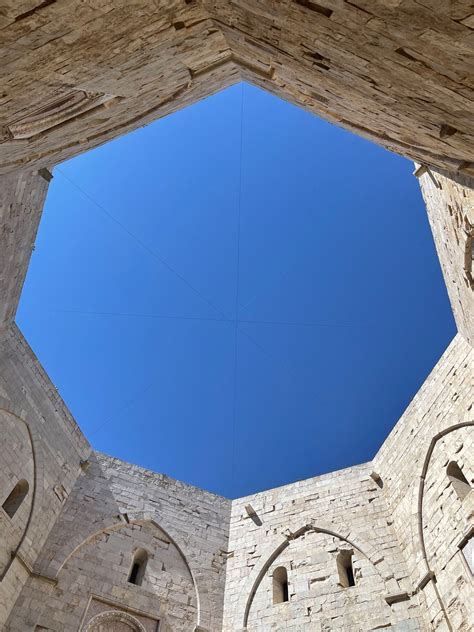 Castel del Monte in Apulia - Italics Art and Landscape