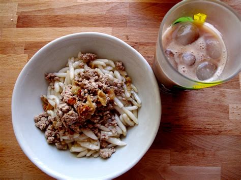 Mocha Lattes: Rat Rice Noodles