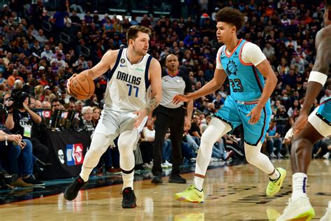 Luka Doncic injury update: Mavericks star leaves game vs. Suns with ...