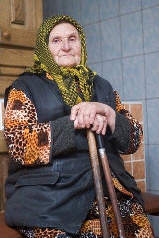 Pin by Jodie Phillips-Stojanovic on 노인 in 2020 | Old russian woman ...