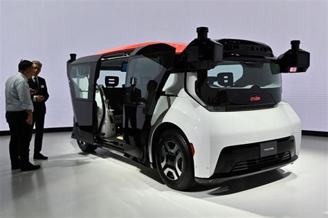 GM Halts Production Of Cruise Driverless Van Amid Robotaxi Safety Concerns