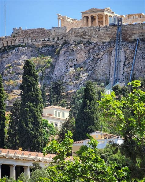 Visiting the Acropolis of Athens, in restoring ruins | by Alejandro Cuba Ruiz | Globetrotters ...