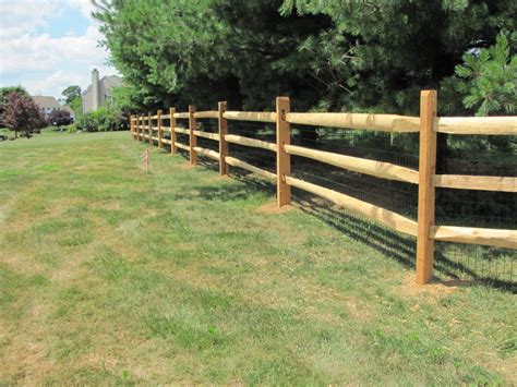 Wood Fence - Smucker Fencing