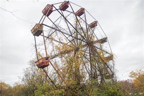 Lake Shawnee Abandoned Amusement Park Stock Image - Image of parkn, overcast: 163899643