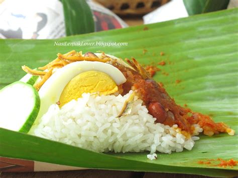 Nasi Lemak Lover: Nasi Lemak bungkus, one more please!