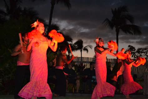 Traditional Hula Costumes | Hawaii Luau Company