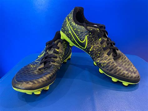 Nike Junior Magista Onda FG Soccer Cleats US5 (Near-New) (EC717)