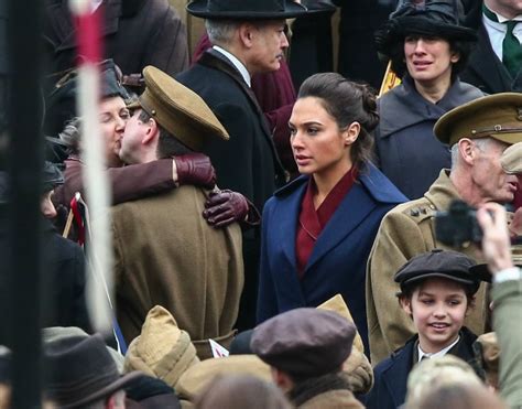 Wonder Woman takes over London's Trafalgar Square (PHOTOS)