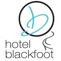 Hotel Blackfoot Calgary - Jacuzzi Suites, Pool, Restaurant