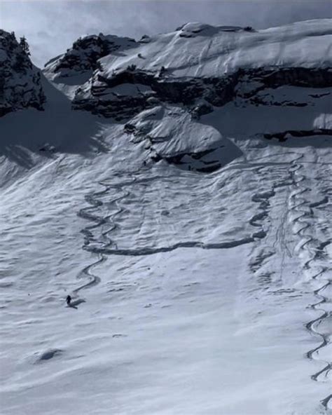 25 avalanches since Friday, 'Special avalanche bulletin' issued