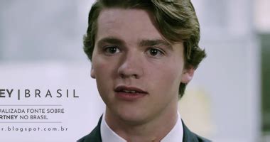 Joel Courtney Brasil: F*&% THE PROM: Screencaptures do trailer