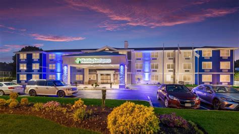 Holiday Inn Express Plymouth from $118. Plymouth Hotel Deals & Reviews ...