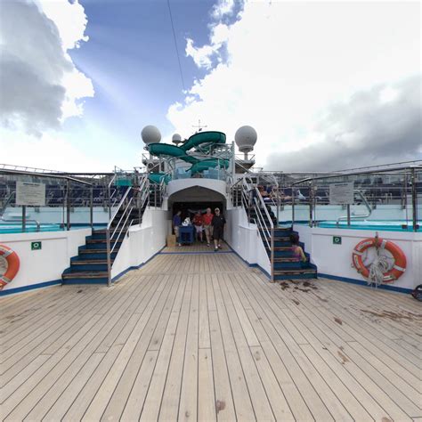 Lido Deck on Carnival Conquest Cruise Ship - Cruise Critic