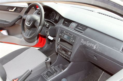 Spy Shots: Skoda Rapid's Interior Revealed! | Top Speed