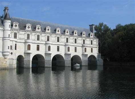 Castles of the Loire River Valley from Paris - 2024 | HAPPYtoVISIT.com