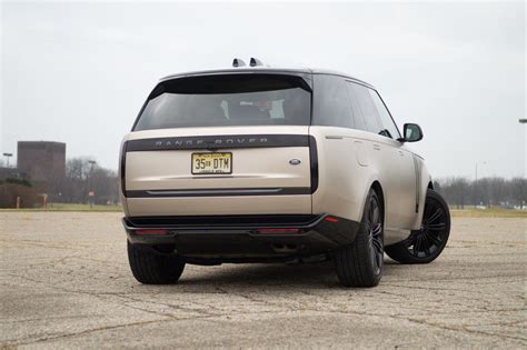 2023 Land Rover Range Rover Is All About Presence - CNET