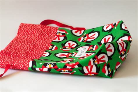 .: October 4 - Christmas Fabric Gift Bags