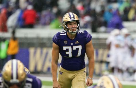 Husky Kicker to Transfer – Realdawg.com