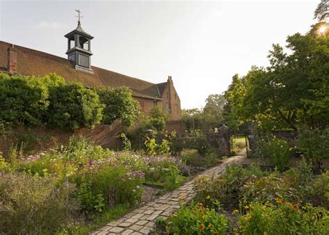 7 National Trust Gardens in London to Enjoy and Explore