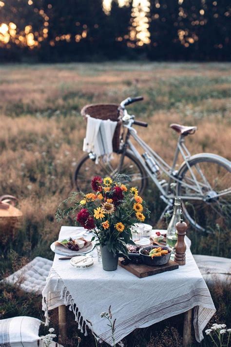 Summer Picnic in the Countryside with Le Rustique | Summer picnic, Picnic, Picnic inspiration