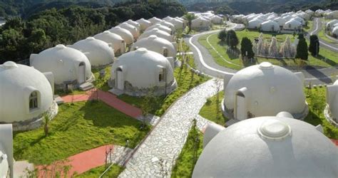 Japan's Earthquake-Resistant Dome Houses Are Made of Styrofoam