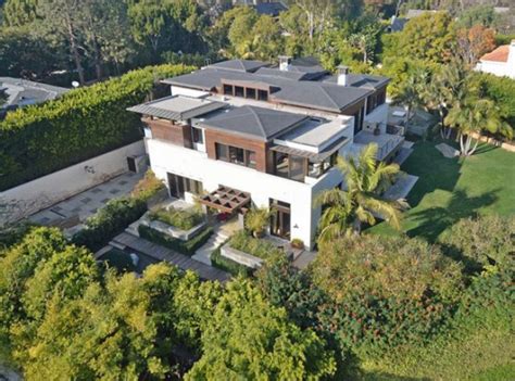 Matt Damon owns the best house in Pacific Palisades | Celebrity Homes