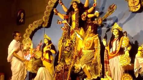 Durga Puja 2015 - Best Durga Puja Dhak with Dhakis Dance & Aarti of Godess Durga, Full (HD ...