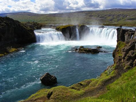 Top amazing places on Earth: Godafoss Waterfall, Iceland