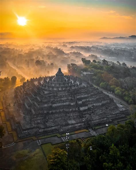 Sejarah Candi Borobudur : Lokasi Candi & Harga Tiket Masuk 2023