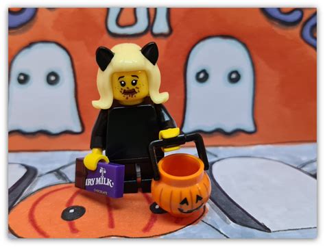 LEGO Halloween Minifigures: Let's Get Spooky!