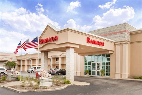 Ramada by Wyndham Hammond Hotel & Conference Center | Hammond, IN Hotels