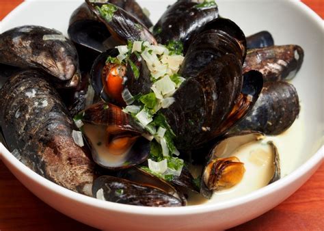 Mussels in Creamy Sauce | Jono & Jules do food & wine