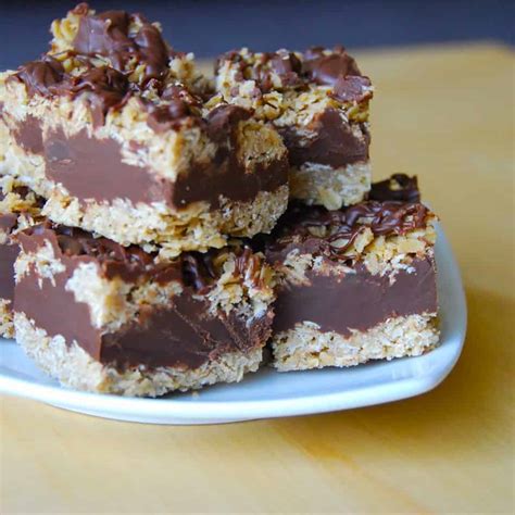 Easy No Bake Chocolate Oat Bars - Maria's Kitchen