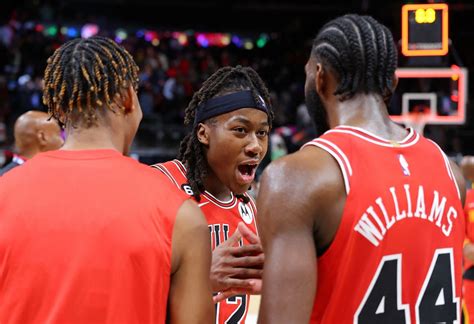 NBA: Ayo Dosunmu comes through at buzzer, Bulls edge Hawks | Inquirer ...