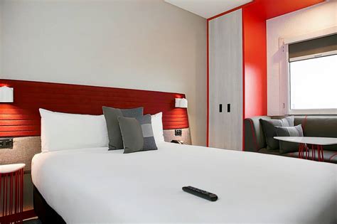 Stay at the Convenient ibis Sydney Airport in Mascot, NSW!