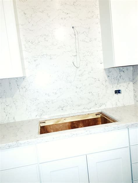 White Arabesque Quartz Countertop – Countertops Ideas