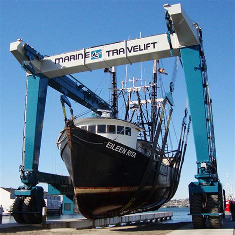 Remotely controlled travel lift - C series - Marine Travelift, Inc. - all-wheel steering / for ...