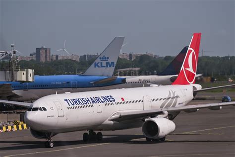 Turkish Airlines to employ thousands more pilots, cabin crew in 2023 ...