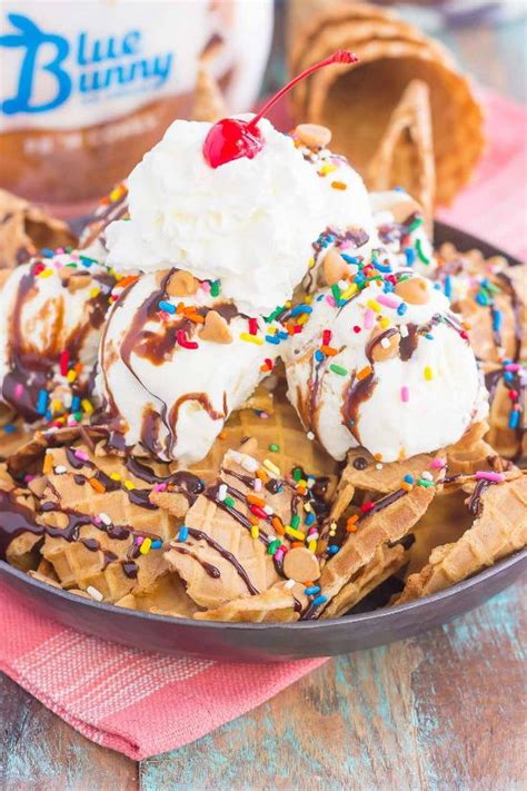 Peanut Butter Ice Cream Sundae Nachos | FaveSouthernRecipes.com