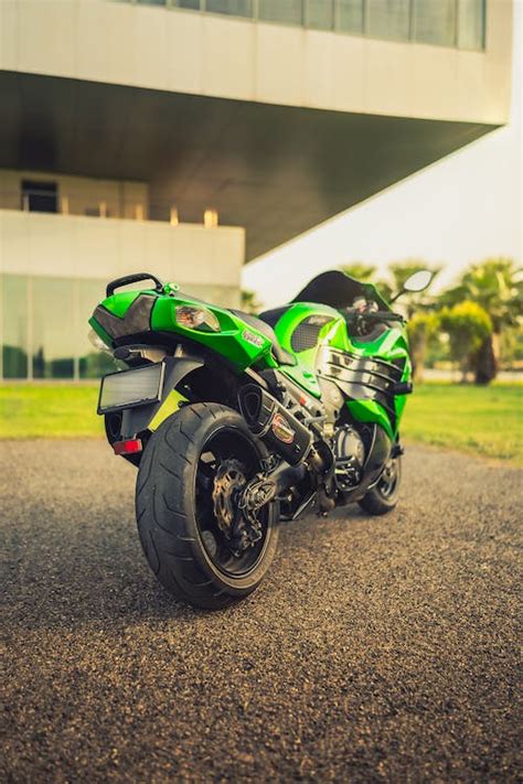 A Kawasaki Ninja ZX-12R · Free Stock Photo